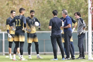 حساسیت سرمربی برای خط دروازه / چهار ستاره تیم ملی در کلاس درس کی‌روش (عکس)