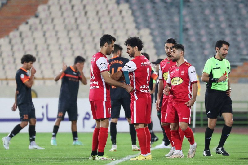 کاپیتانهای پرسپولیس در جلسه با درویش