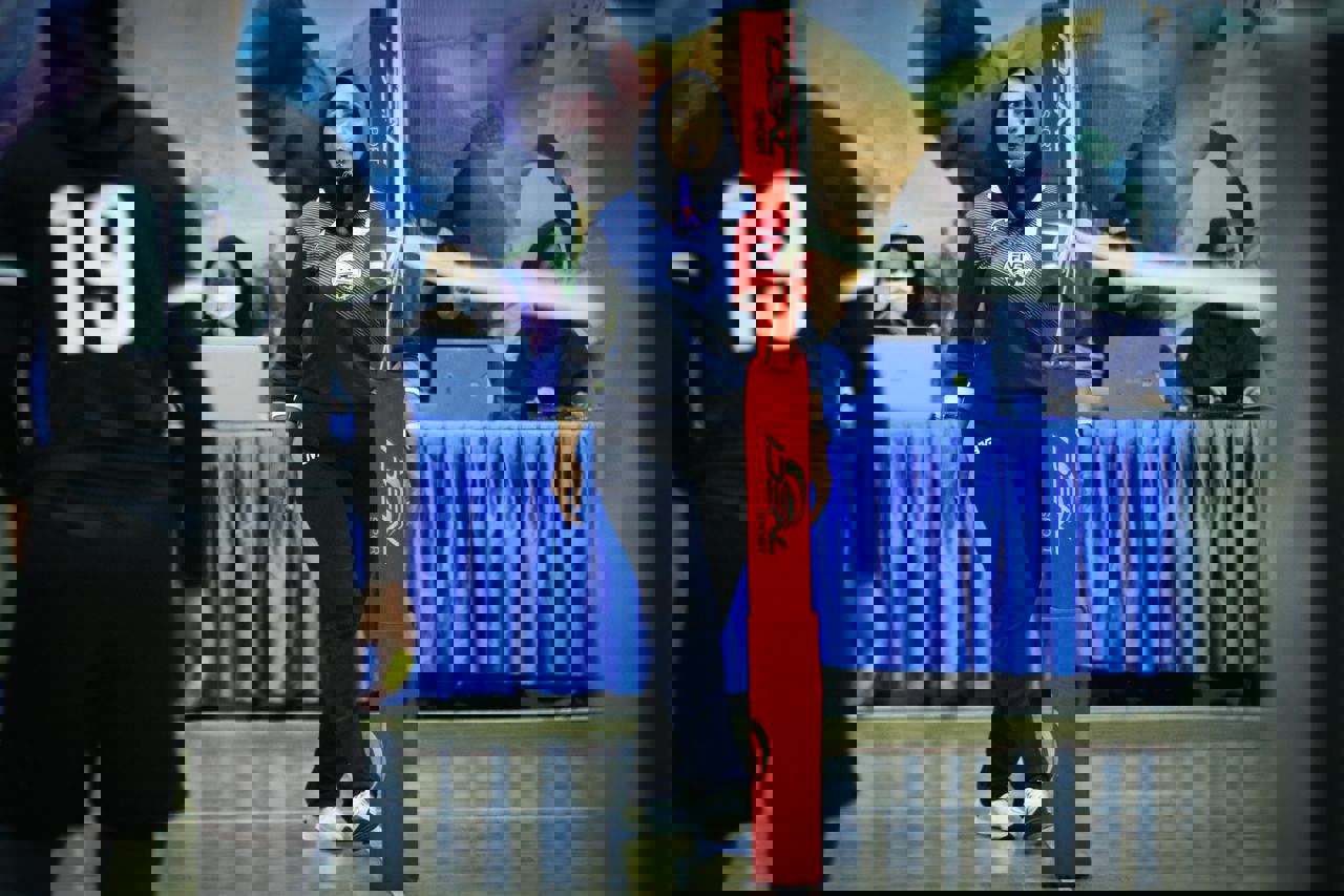 1757613
