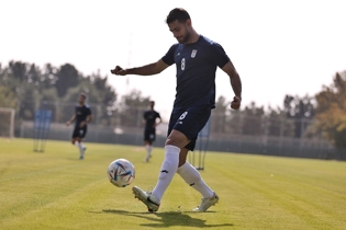 نوبت دوم تمرین امروز در پک / تمرین ستاره‌های ملی‌پوش در این زمین سبز و مخملی (عکس)