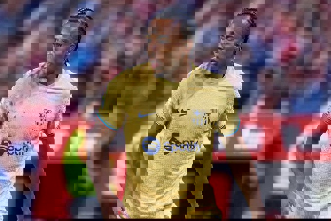 1758058