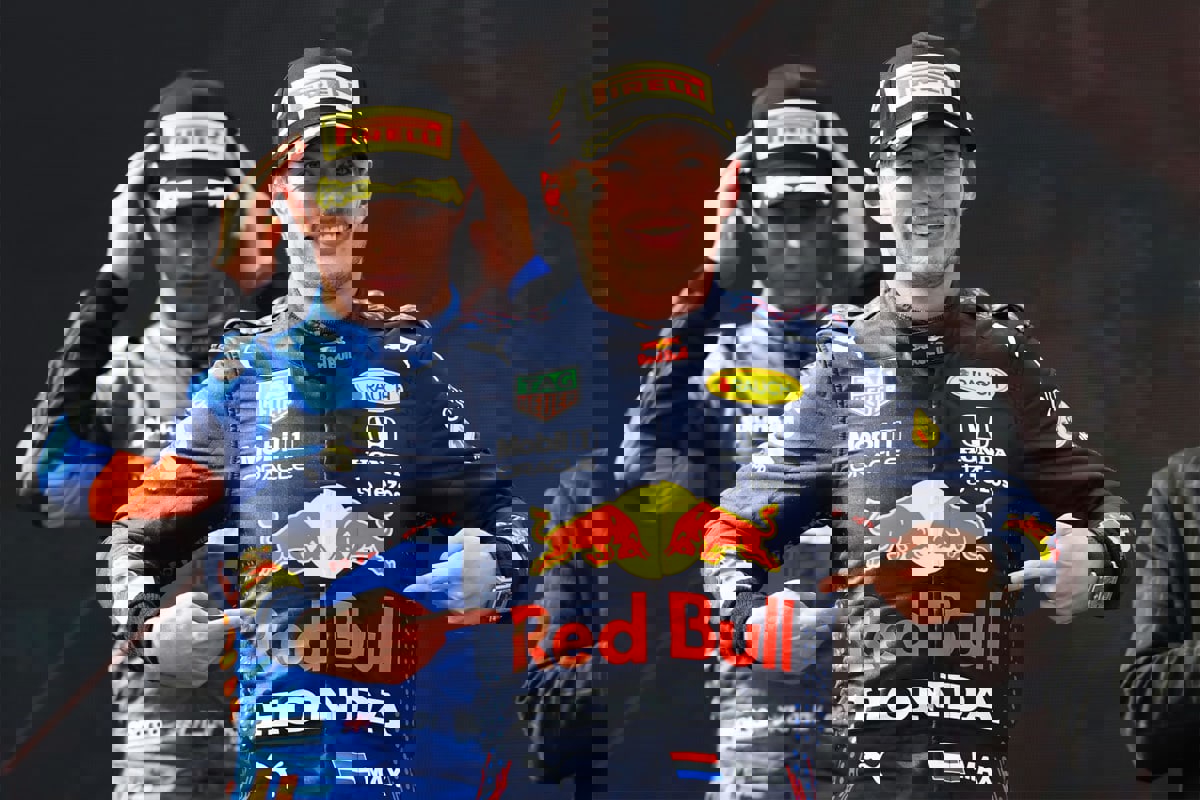 1758697