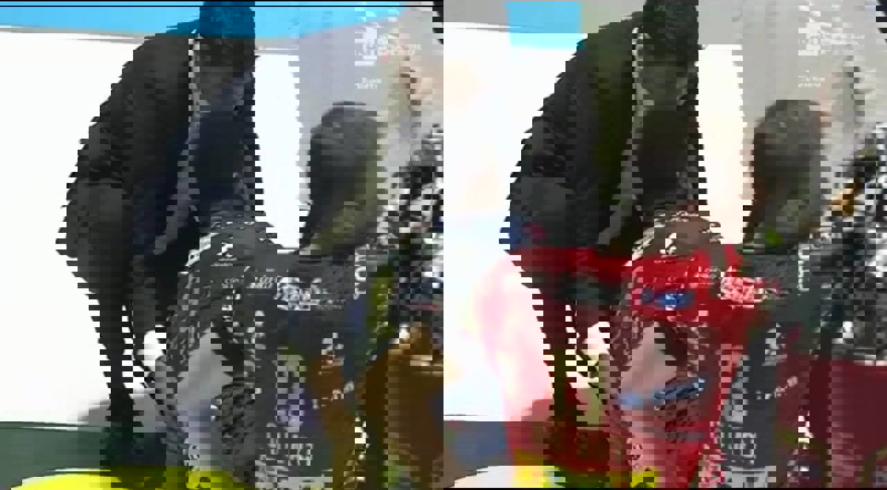 1758978