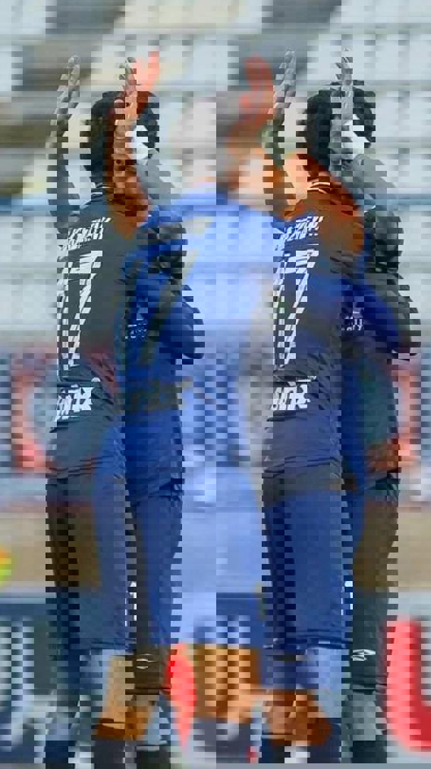 1759563
