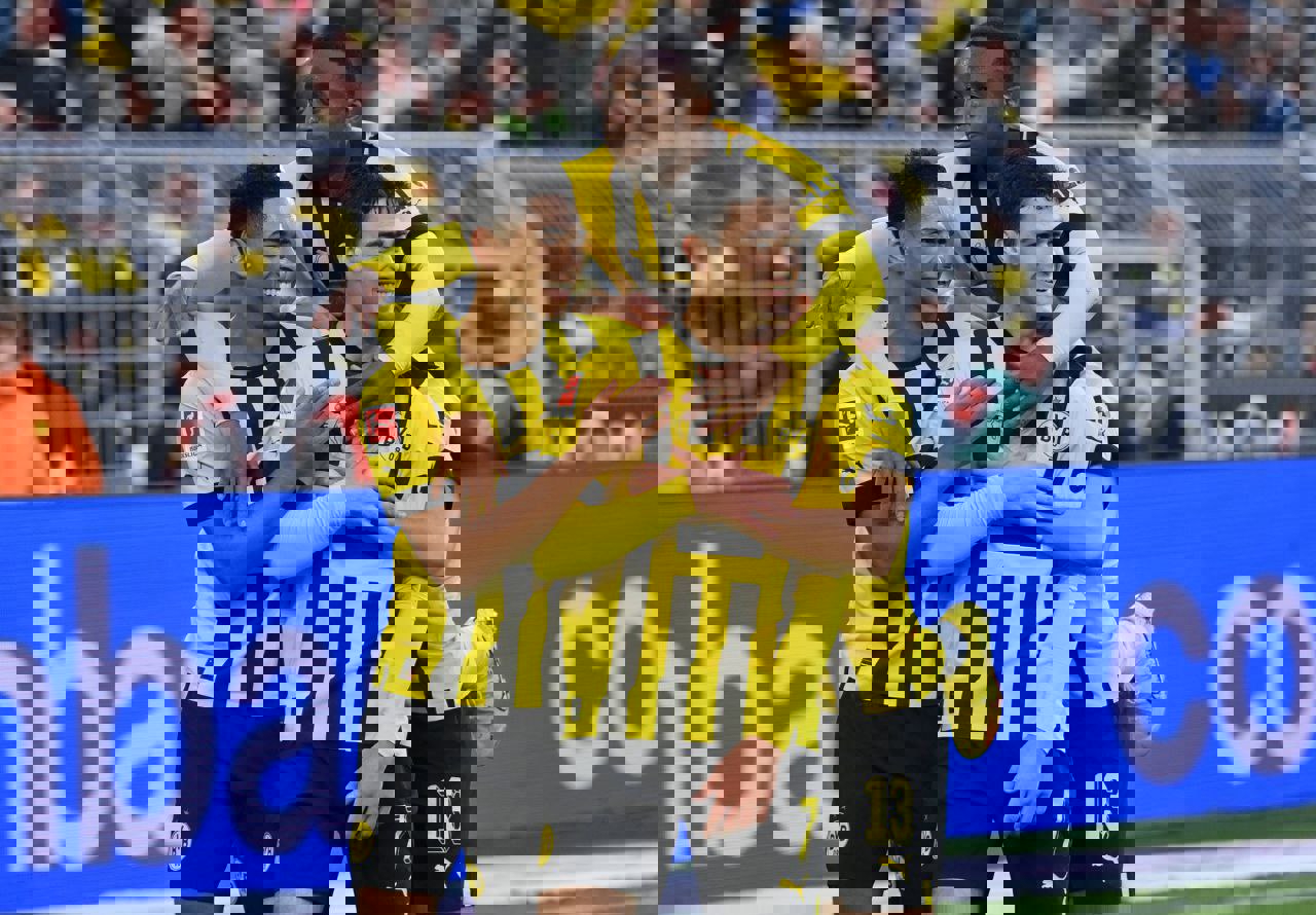 1759879