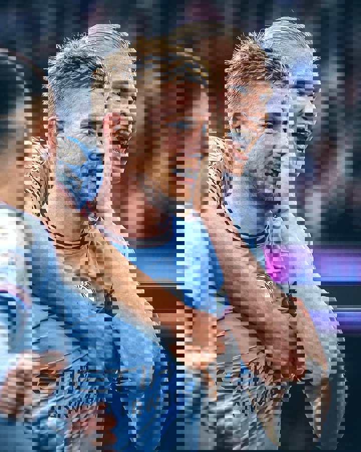1759933