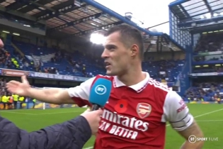 کاپیتان آرسنال و کلمه منشوری در مصاحبه تلویزیونی