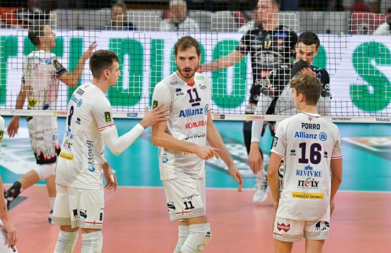 تسلیم محض عبادی‌پور و رفقا برابر مدعی اول قهرمانی