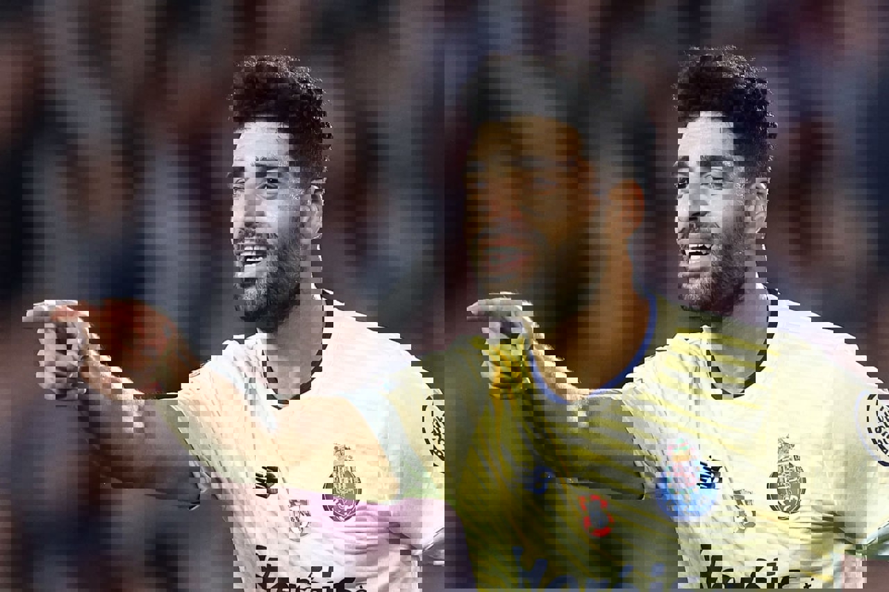 1760695