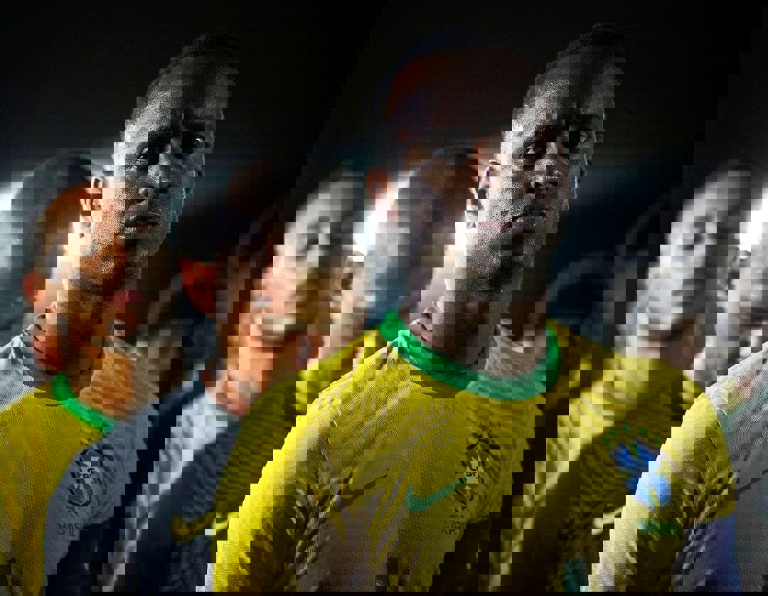 1761198