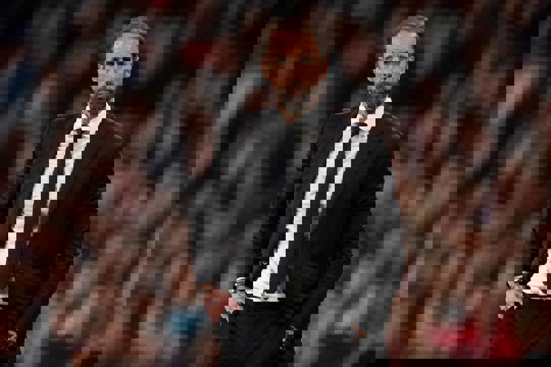1761318