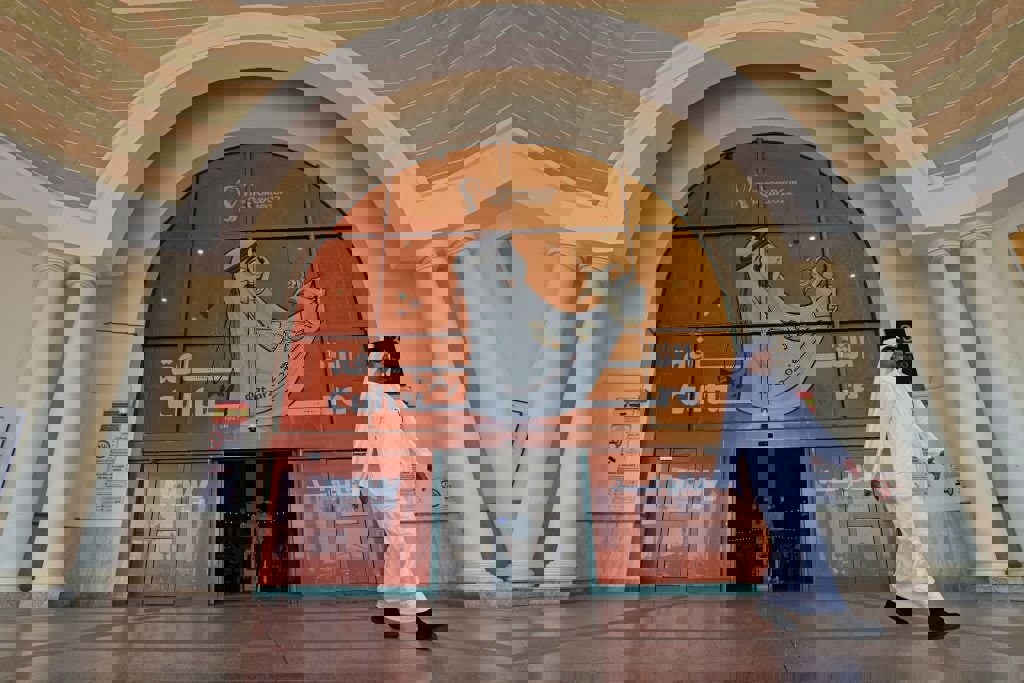 1761256