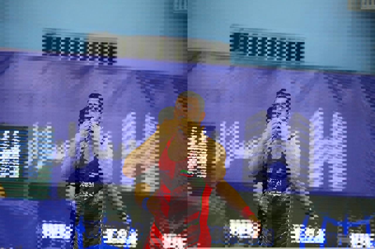 1761722
