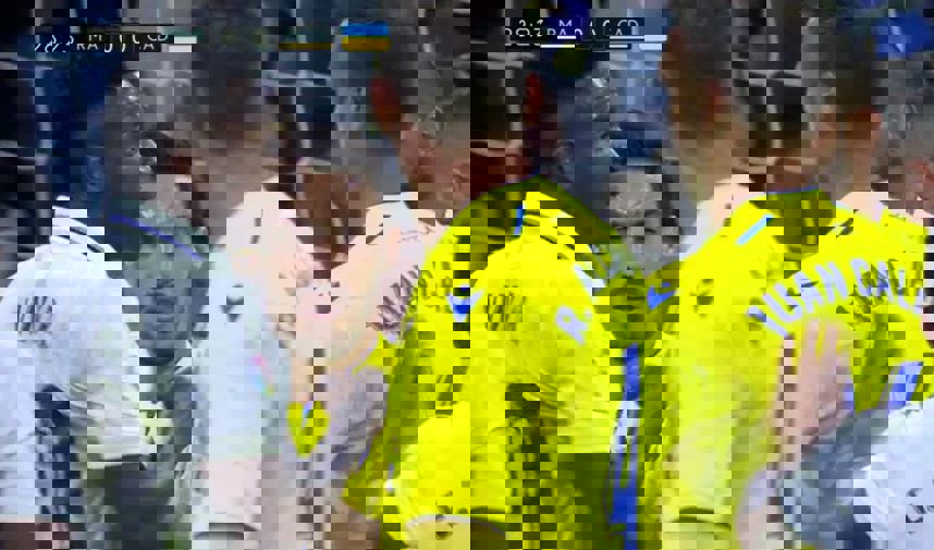 1761896