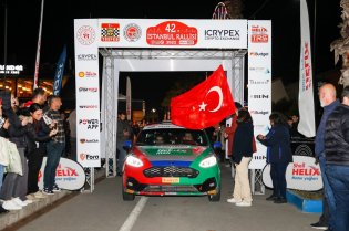 تیم ایرانی، امید اول پیروزی در رالی استانبول