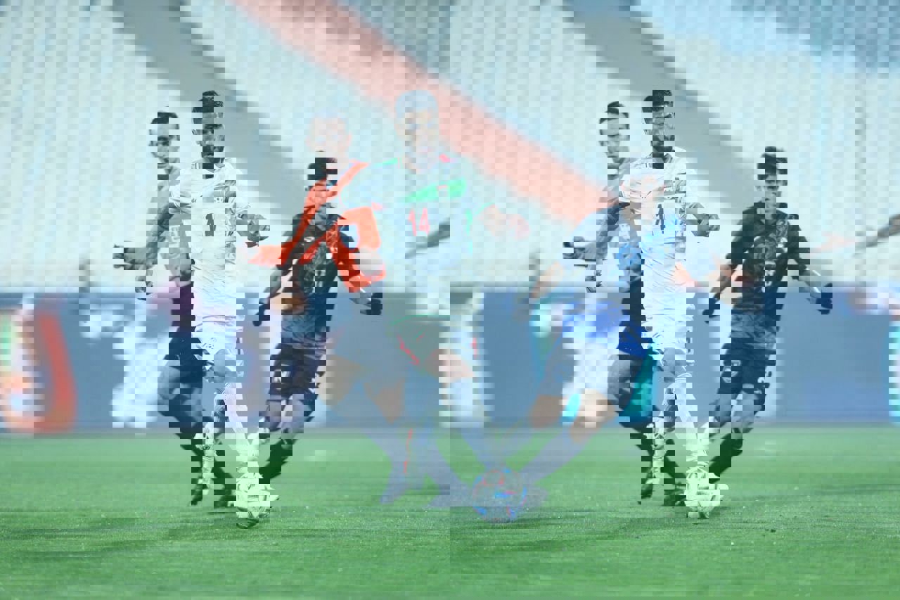 1762568