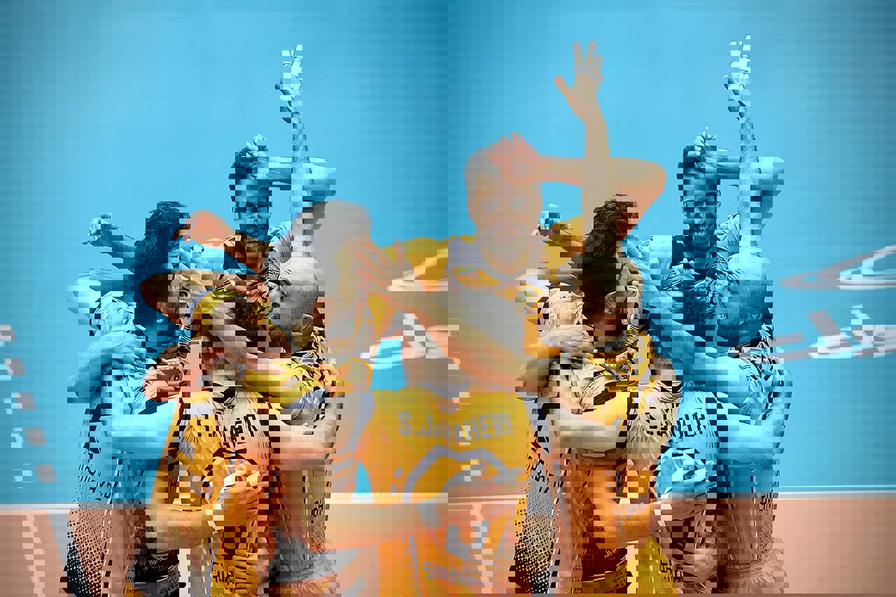 1762771