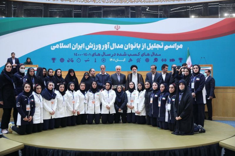 تجلیل از زنان مدالآور با حضور رییس جمهور