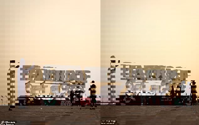 1763951