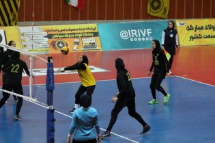 والیبال دسته یک زنان،سپاهان قهرمان نیم‌فصل شد