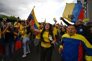 جشن بزرگ هواداران اکوادور در خیابان‌ها (عکس)