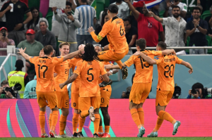 هلند 2 - سنگال 0، اکوادور دعوت به دوئل شد