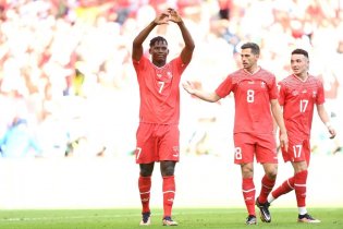 گزارش زنده: سوئیس 1 - 0 کامرون
