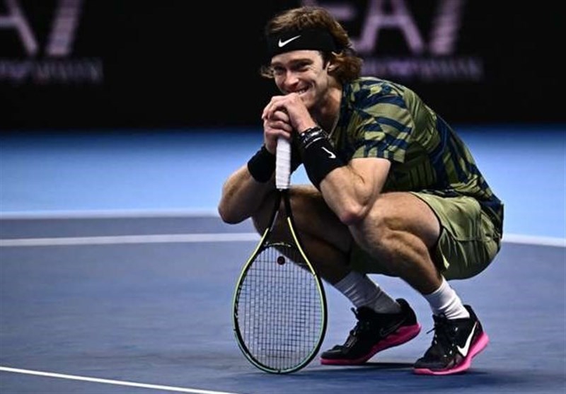 تنیسور یونانی، صدرنشین بیشترین بُرد فصل