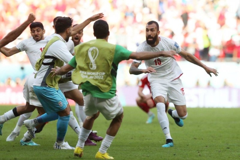 یادگاری تاریخی آسیاییها روی دیوار جامجهانی