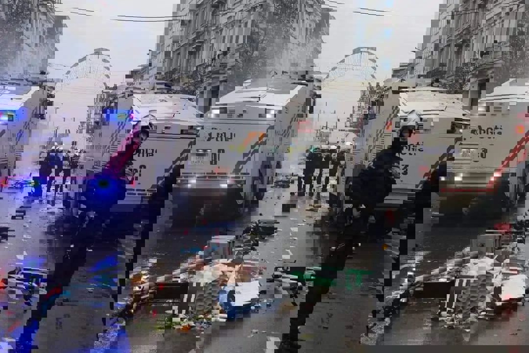 1770879