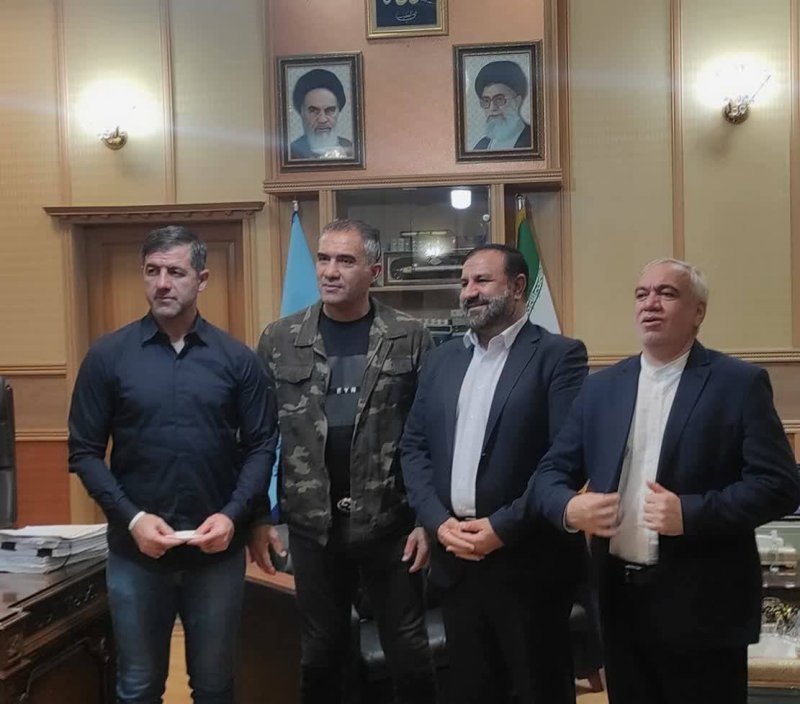 جلسهای که منجر به آزادی پرویز برومند شد(عکس)