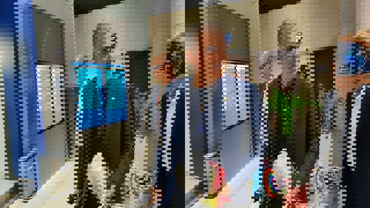 1772993