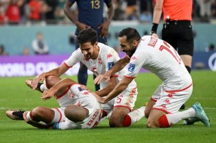 گزارش زنده: فرانسه 1 - تونس 1