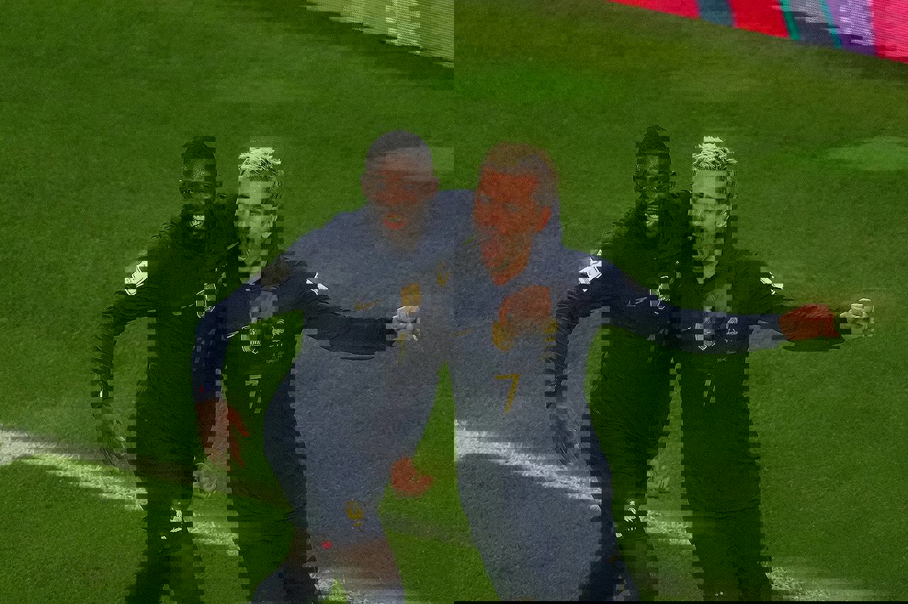 1772907