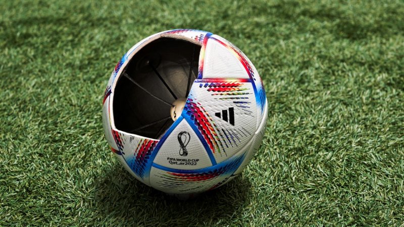 توپهای جام جهانی را قبل بازی به برق می‌زنند!