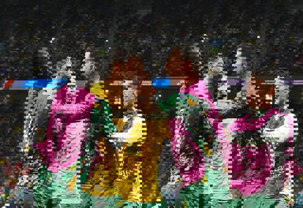 1773438