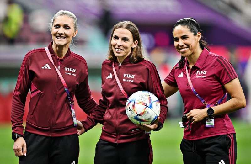 قضاوت تاریخی سه زن در بازی آلمان - کاستاریکا