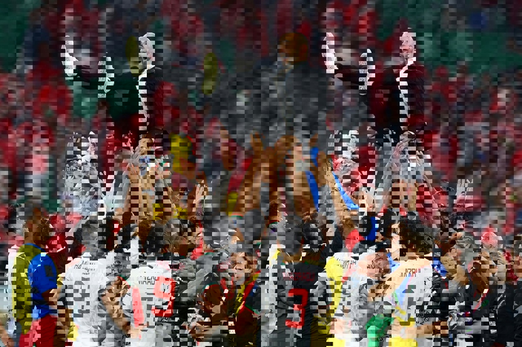 1773569