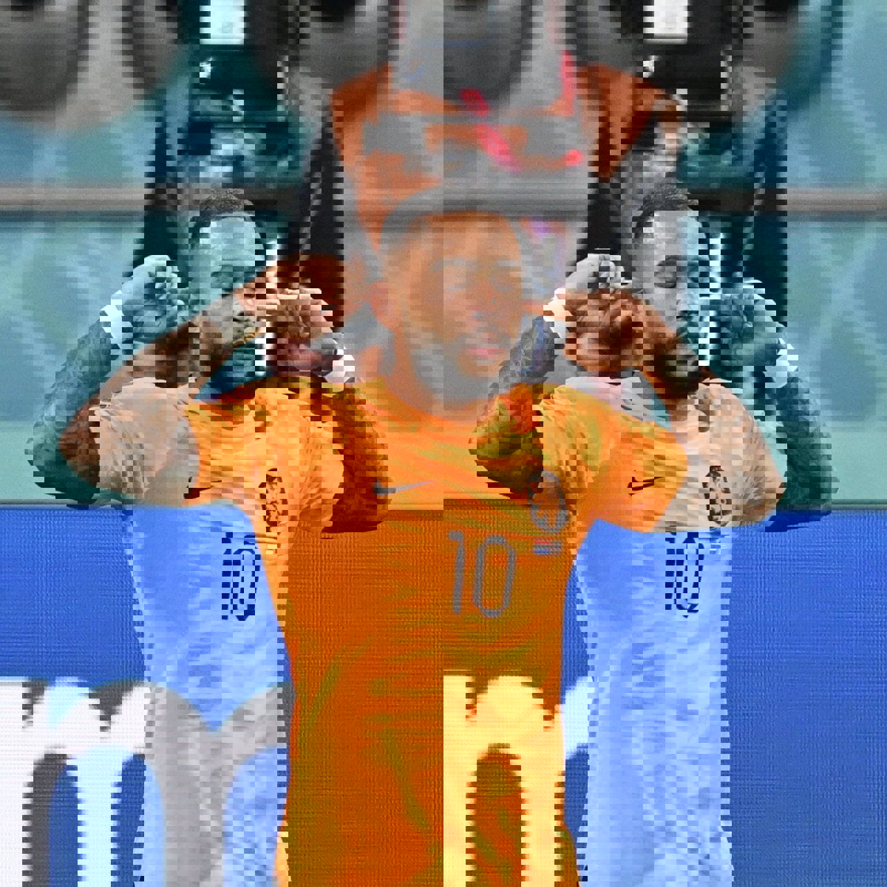 1774587