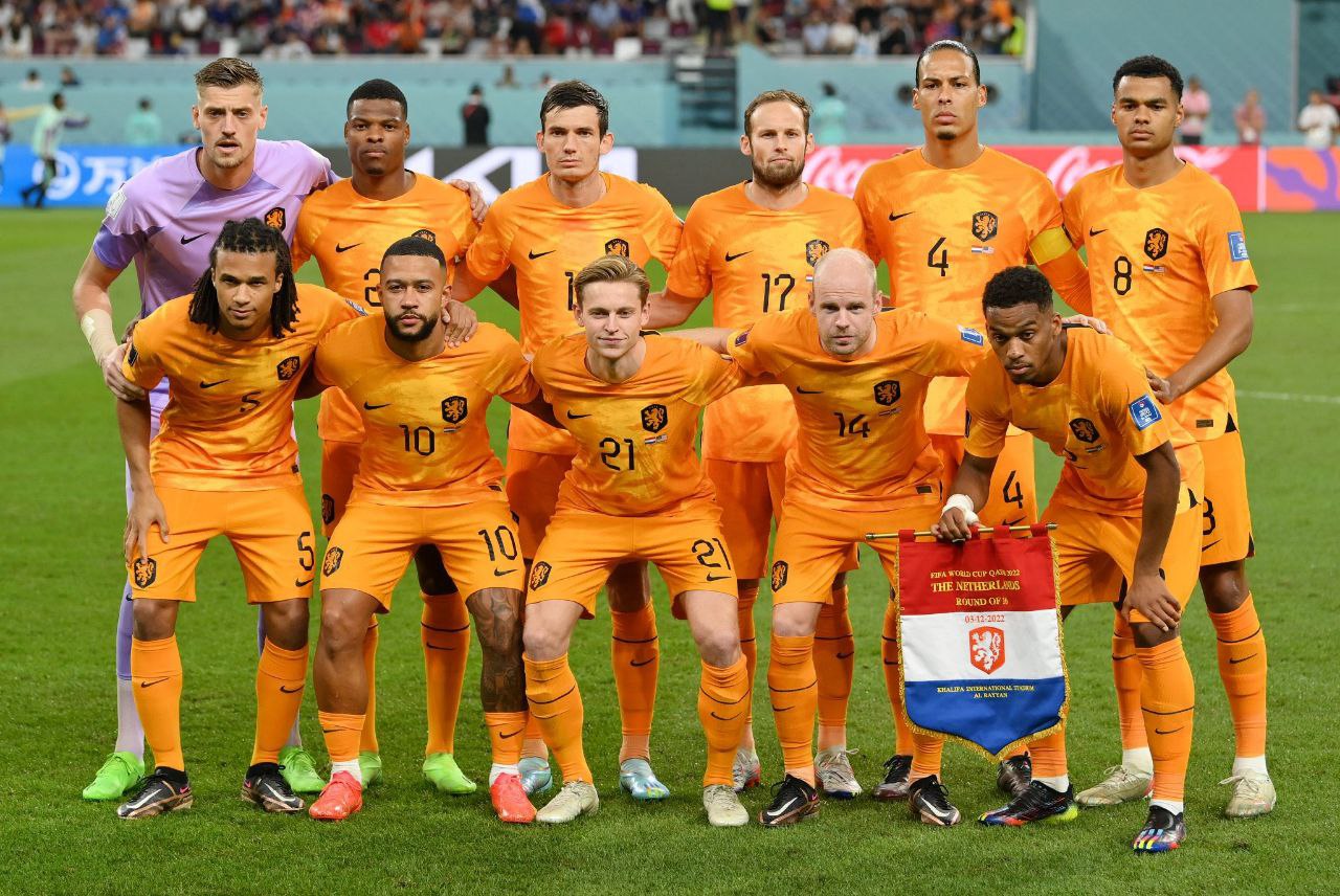 هلند 3 - آمریکا 1، لاه های نارنجی در یک چهارم