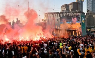 فوتبالدوستان دیگر زباله به‌جا نمی‌گذارند