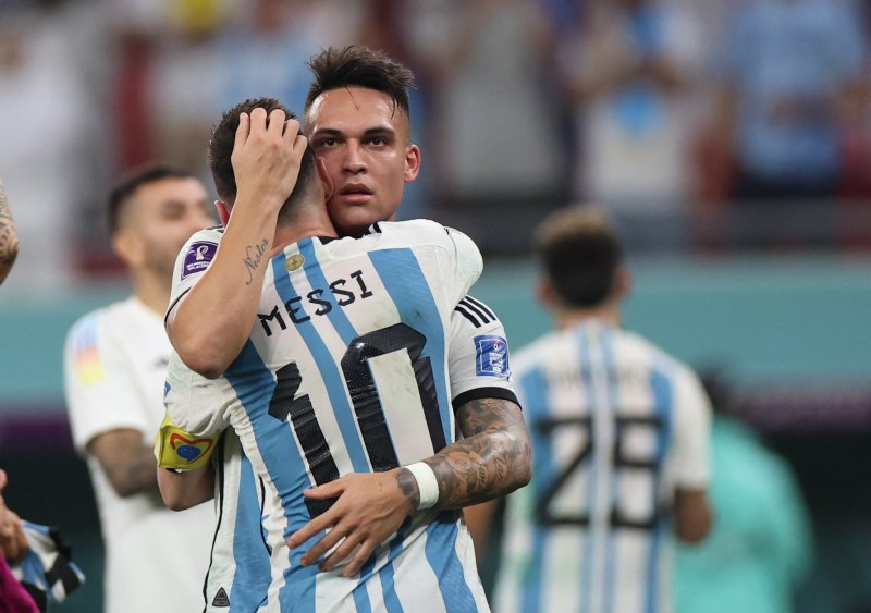 نگرانی آرژانتین: لطفا جام را از لئو مسی نگیر! (عکس)