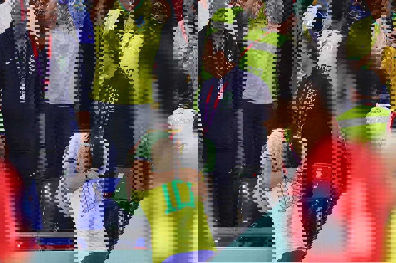 1775962