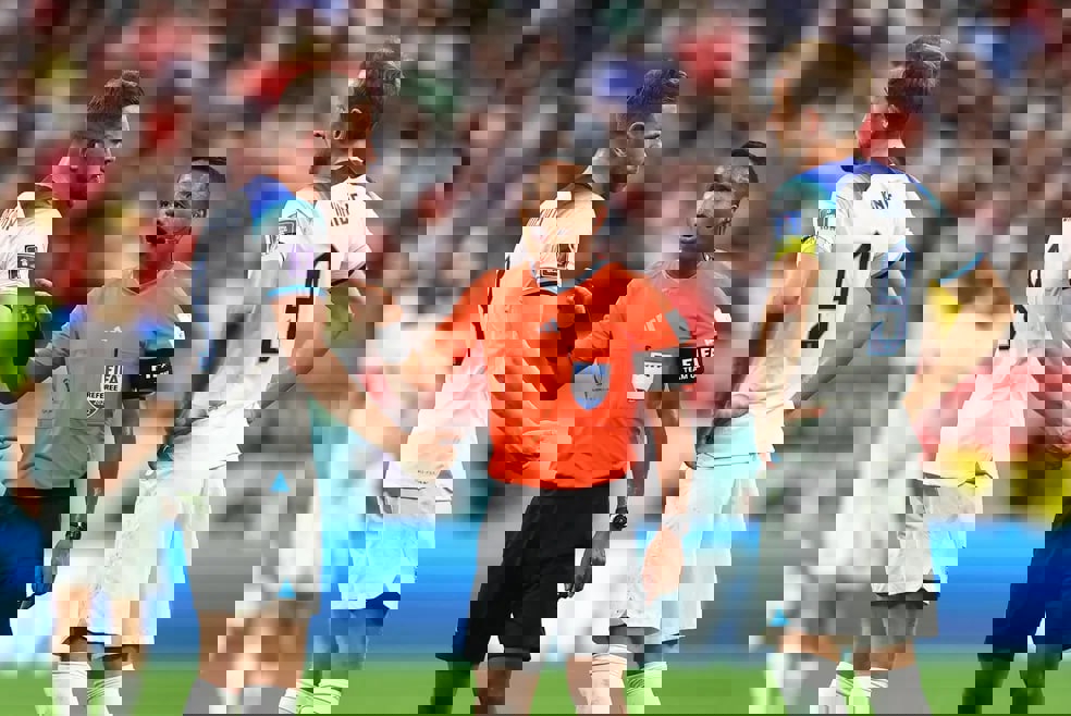 1775543