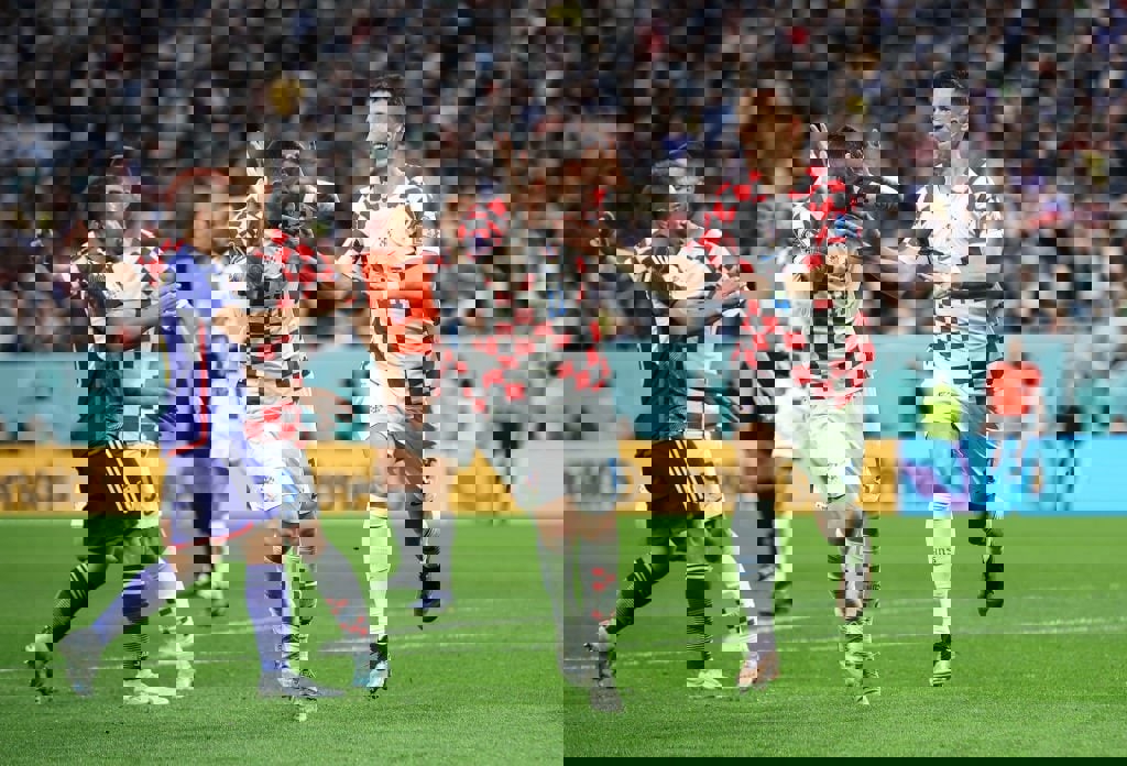1775922