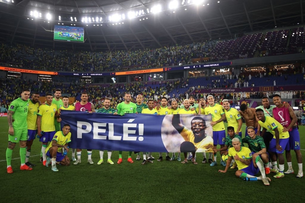 1775998