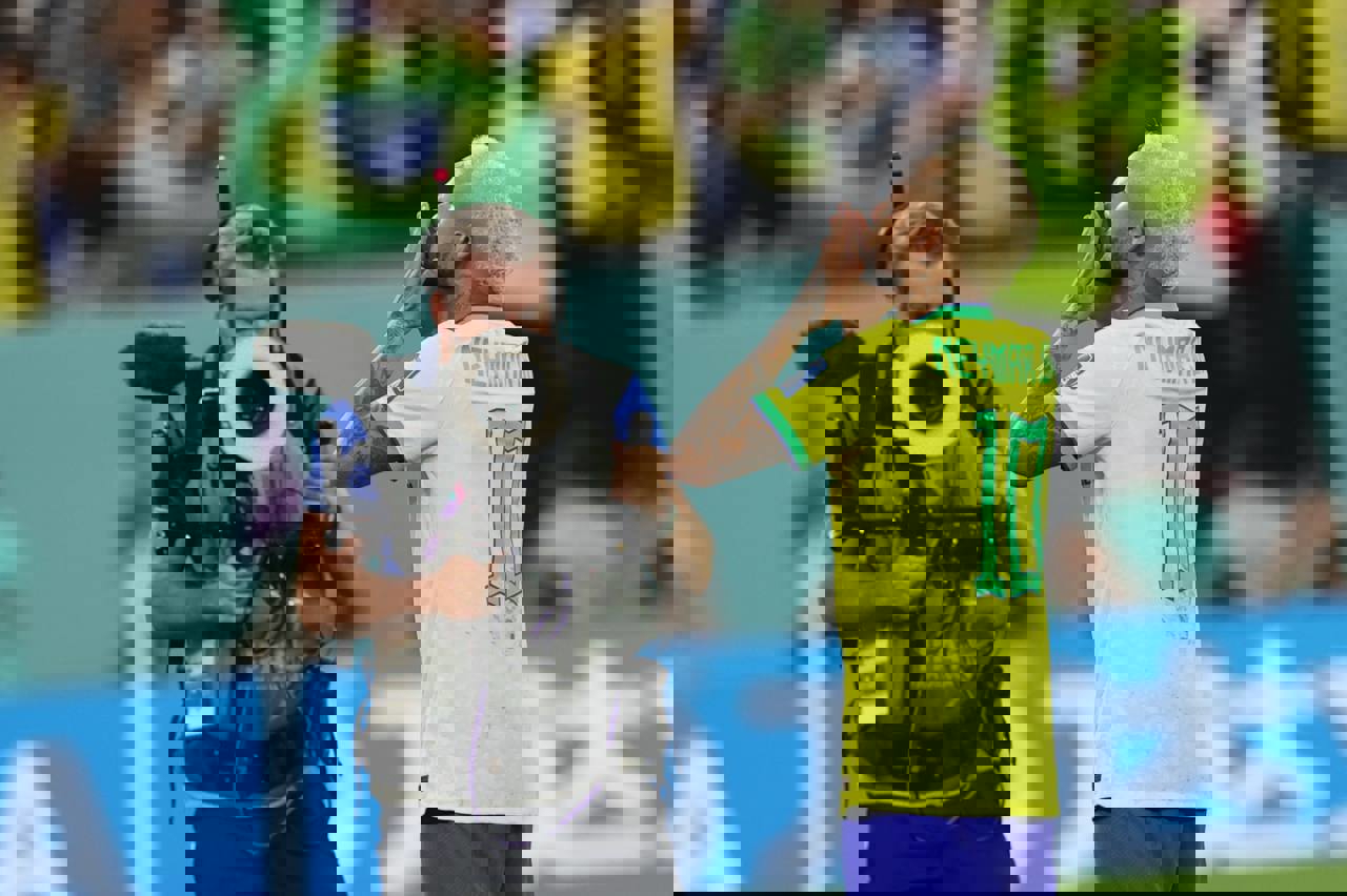 1776053