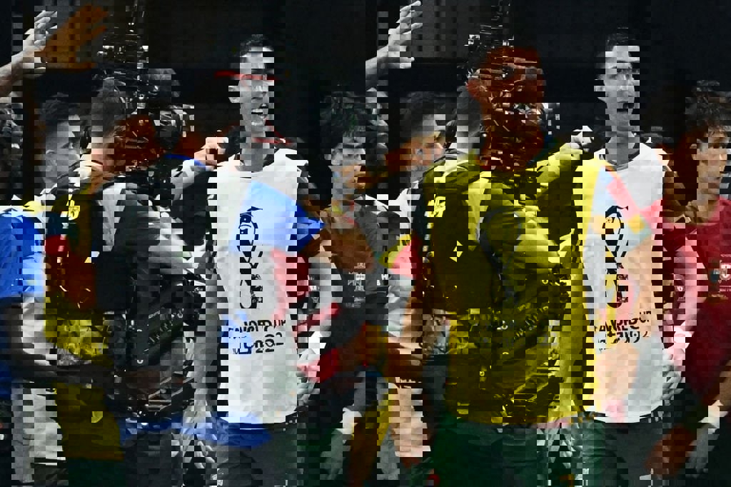 1776597