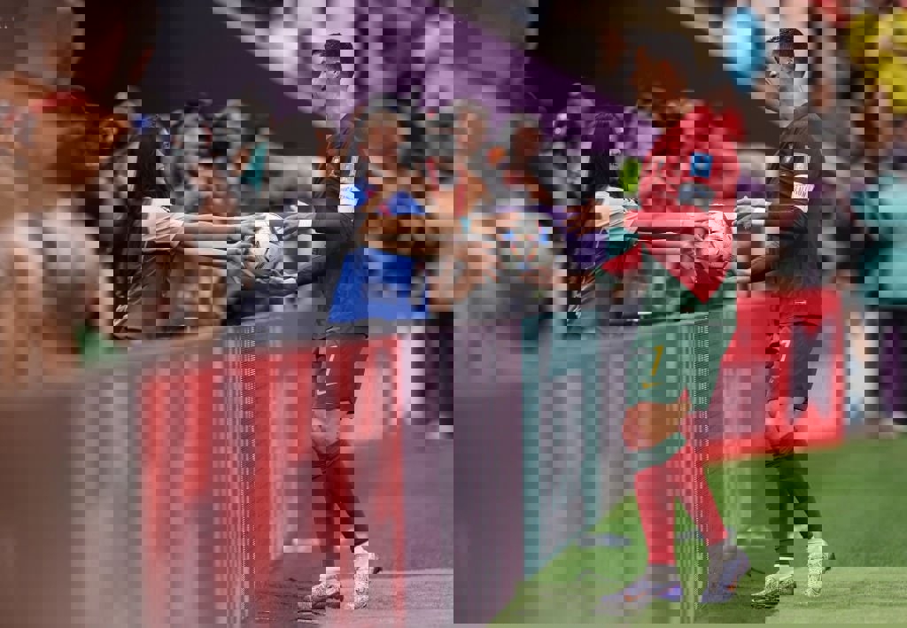1776605