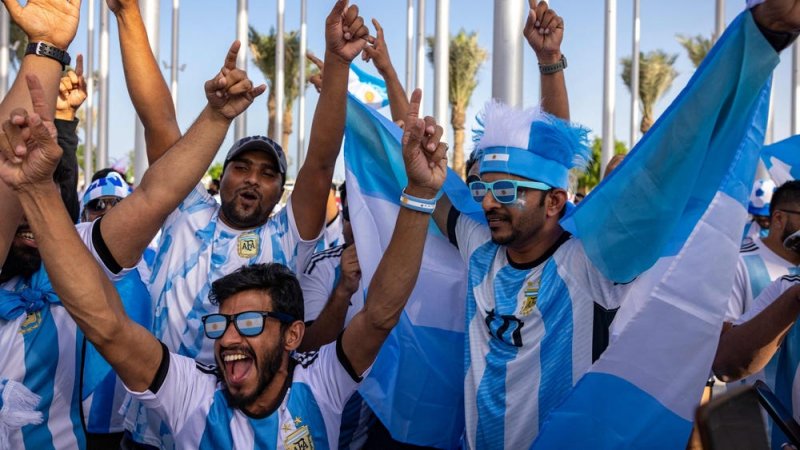 شادی آرژانتینی‌ها از حذف برزیل مقابل کرواسی
